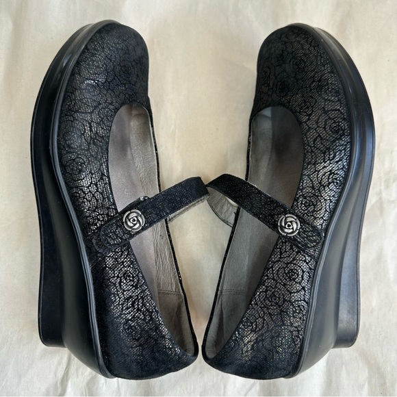 Alegria Women 10 Black Leather Whimsigoth Mary Janes Pewter Florette Rose Paloma - Picture 4 of 9